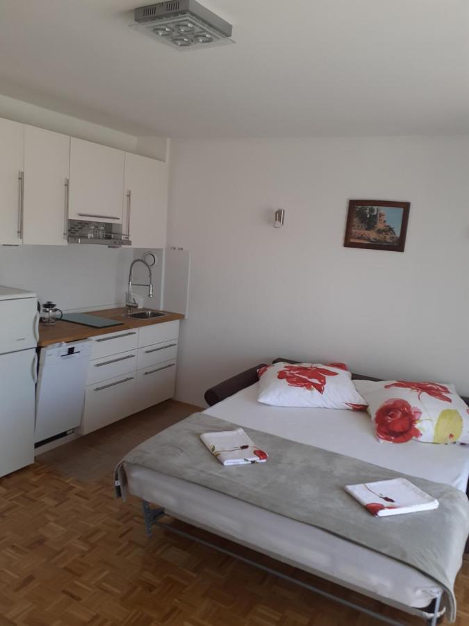 Apartmani Kramar Selce Exterior photo